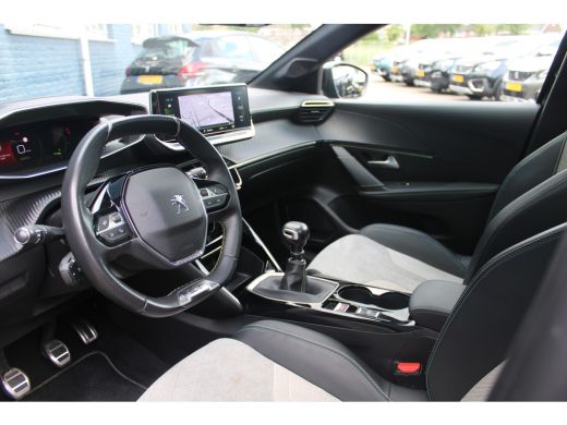 Peugeot 208 1.2 PureTech GT Pack | Achterbank in delen neerklapbaar | Achteruitrijcamera | Airco (automatisch) ActivLease financial lease