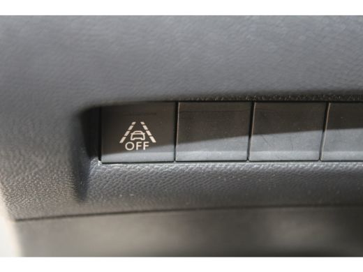 Peugeot 208 1.2 PureTech GT Pack | Achterbank in delen neerklapbaar | Achteruitrijcamera | Airco (automatisch) ActivLease financial lease