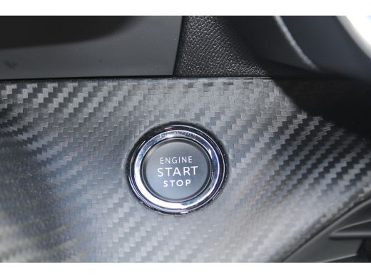 Peugeot 208 1.2 PureTech GT Pack | Achterbank in delen neerklapbaar | Achteruitrijcamera | Airco (automatisch) ActivLease financial lease