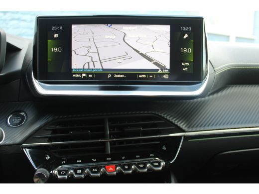 Peugeot 208 1.2 PureTech GT Pack | Achterbank in delen neerklapbaar | Achteruitrijcamera | Airco (automatisch) ActivLease financial lease