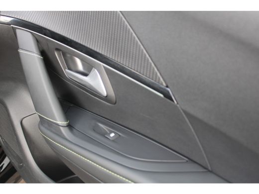 Peugeot 208 1.2 PureTech GT Pack | Achterbank in delen neerklapbaar | Achteruitrijcamera | Airco (automatisch) ActivLease financial lease