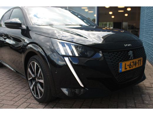 Peugeot 208 1.2 PureTech GT Pack | Achterbank in delen neerklapbaar | Achteruitrijcamera | Airco (automatisch) ActivLease financial lease