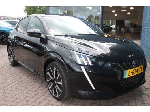 Peugeot 208 1.2 PureTech GT Pack | Achterbank in delen neerklapbaar | Achteruitrijcamera | Airco (automatisch) ActivLease financial lease