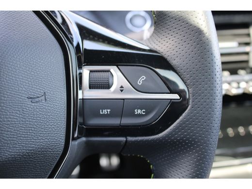 Peugeot 208 1.2 PureTech GT Pack | Achterbank in delen neerklapbaar | Achteruitrijcamera | Airco (automatisch) ActivLease financial lease