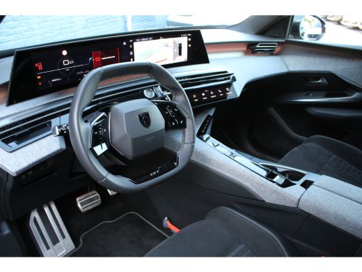 Peugeot 3008 1.2 Hybrid 136 GT | Achterbank in delen neerklapbaar | Achteruitrijcamera | Afwijkende dakkleur ActivLease financial lease