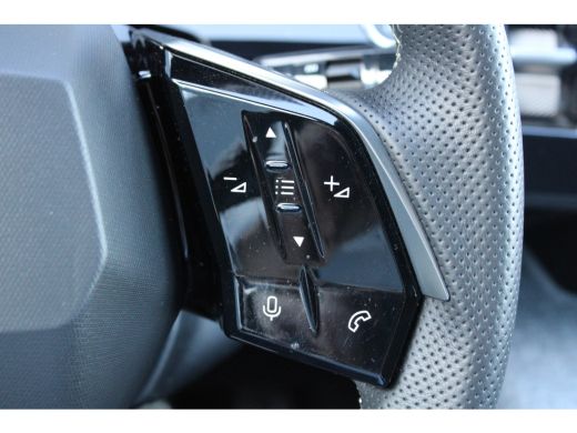 Peugeot 3008 1.2 Hybrid 136 GT | Achterbank in delen neerklapbaar | Achteruitrijcamera | Afwijkende dakkleur ActivLease financial lease