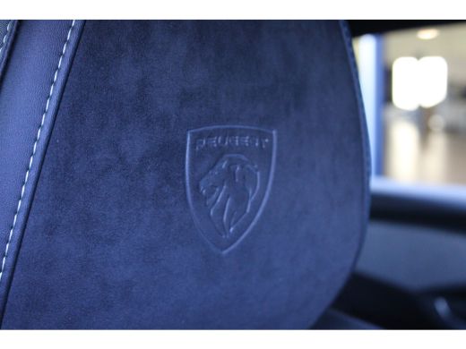 Peugeot 3008 1.2 Hybrid 136 GT | Achterbank in delen neerklapbaar | Achteruitrijcamera | Afwijkende dakkleur ActivLease financial lease