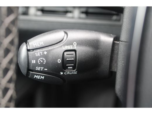 Peugeot 3008 1.2 PureTech Allure ActivLease financial lease