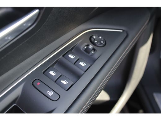 Peugeot 3008 1.2 PureTech GT | Achterbank in delen neerklapbaar | Achteruitrijcamera | Apple Carplay/Android A... ActivLease financial lease