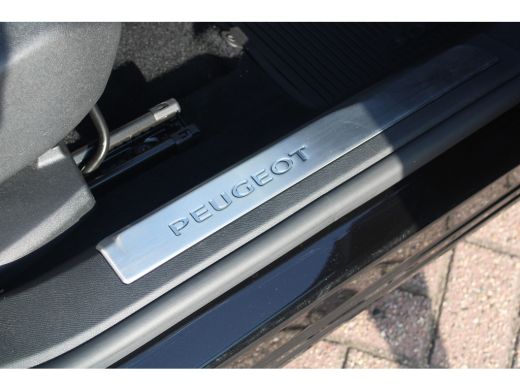Peugeot 3008 1.2 PureTech GT | Achterbank in delen neerklapbaar | Achteruitrijcamera | Apple Carplay/Android A... ActivLease financial lease