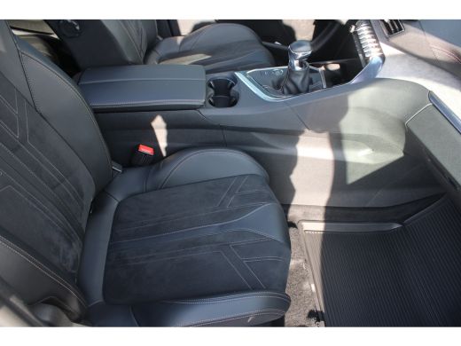 Peugeot 3008 1.2 PureTech GT | Achterbank in delen neerklapbaar | Achteruitrijcamera | Apple Carplay/Android A... ActivLease financial lease
