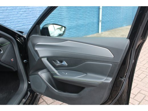 Peugeot 308 SW 1.2 Hybrid 136 e-DCS6 GT | Achterbank in 3 delen neerklapbaar met skiluik | Achteruitrijcamera... ActivLease financial lease