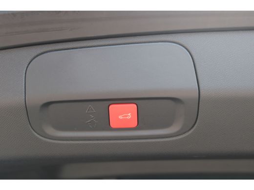 Peugeot 408 1.2 Hybrid 136 e-DCS6 GT | Achterbank in delen neerklapbaar | Achteruitrijcamera | Alarm klasse 1... ActivLease financial lease