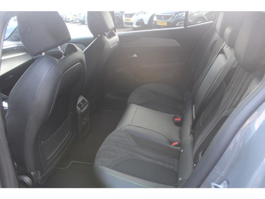 Peugeot 408 1.2 Hybrid 136 e-DCS6 GT | Achterbank in delen neerklapbaar | Achteruitrijcamera | Alarm klasse 1... ActivLease financial lease