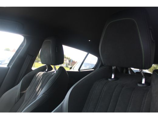 Peugeot 408 1.2 Hybrid 136 e-DCS6 GT | Achterbank in delen neerklapbaar | Achteruitrijcamera | Alarm klasse 1... ActivLease financial lease