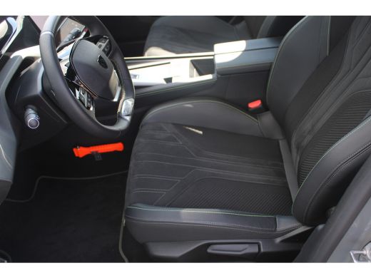 Peugeot 408 1.2 Hybrid 136 e-DCS6 GT | Achterbank in delen neerklapbaar | Achteruitrijcamera | Alarm klasse 1... ActivLease financial lease