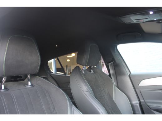 Peugeot 408 1.2 Hybrid 136 e-DCS6 GT | Achterbank in delen neerklapbaar | Achteruitrijcamera | Alarm klasse 1... ActivLease financial lease