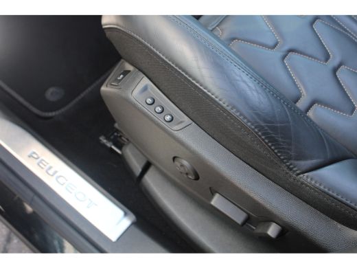 Peugeot 5008 1.2 PureTech GT-Line Avantage | Automaat | Navigatie | Camera | Panorama/schuifdak | Lederen bekl... ActivLease financial lease