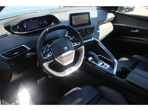 Peugeot 5008 1.2 PureTech GT-Line Avantage | Automaat | Navigatie | Camera | Panorama/schuifdak | Lederen bekl... ActivLease financial lease