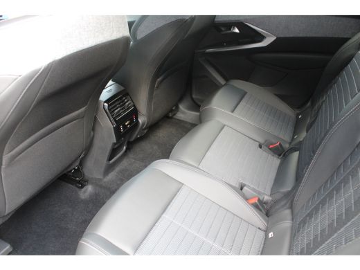Peugeot 5008 Allure - Hybrid | 18" lichtmetalen velgen 'BASEL' | 360 Vision & Drive Assist pack | 3de rij: nee... ActivLease financial lease