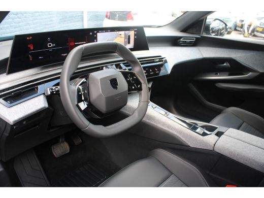 Peugeot 5008 Allure - Hybrid | 18" lichtmetalen velgen 'BASEL' | 360 Vision & Drive Assist pack | 3de rij: nee... ActivLease financial lease