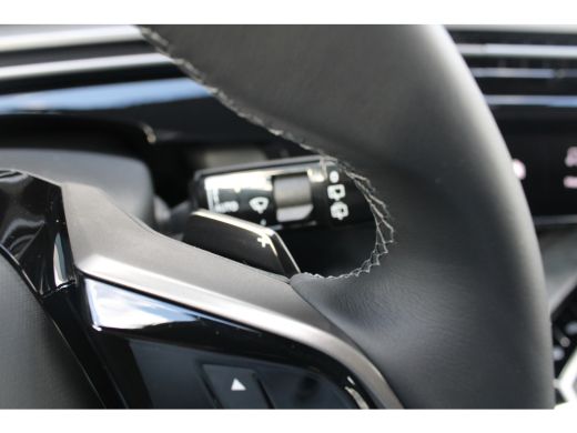 Peugeot 5008 Allure - Hybrid | 18" lichtmetalen velgen 'BASEL' | 360 Vision & Drive Assist pack | 3de rij: nee... ActivLease financial lease