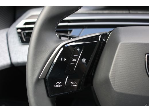 Peugeot 5008 Allure - Hybrid | 18" lichtmetalen velgen 'BASEL' | 360 Vision & Drive Assist pack | 3de rij: nee... ActivLease financial lease