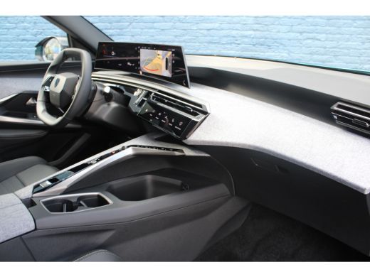 Peugeot 5008 Allure - Hybrid | 18" lichtmetalen velgen 'BASEL' | 360 Vision & Drive Assist pack | 3de rij: nee... ActivLease financial lease