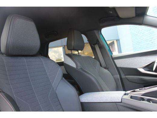 Peugeot 5008 Allure - Hybrid | 18" lichtmetalen velgen 'BASEL' | 360 Vision & Drive Assist pack | 3de rij: nee... ActivLease financial lease