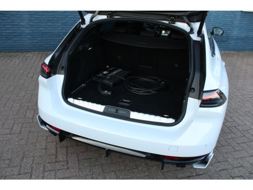 Peugeot 508 SW 1.6 HYbrid PSE 360 | Achterbank in delen neerklapbaar | Achterbank met armsteun en skiluik | A... ActivLease financial lease