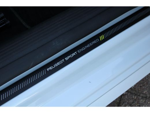 Peugeot 508 SW 1.6 HYbrid PSE 360 | Achterbank in delen neerklapbaar | Achterbank met armsteun en skiluik | A... ActivLease financial lease