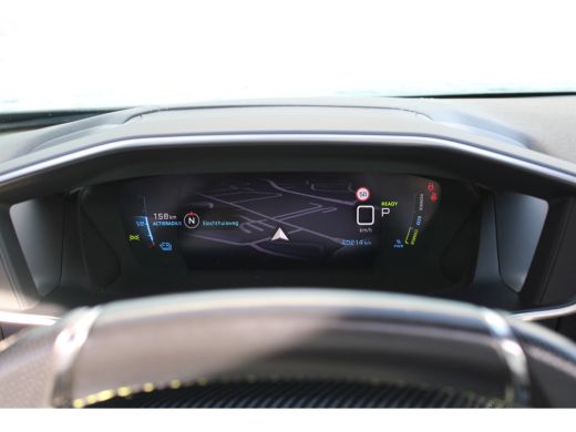 Peugeot e-2008 EV GT 50 kWh | Navigatie | Camera | Panorama/schuifdak | Stoelverwarming | Fase 3 | BTW | ActivLease financial lease