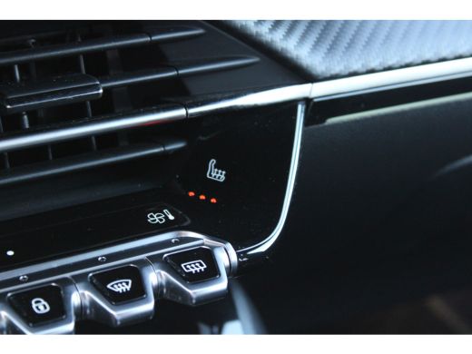 Peugeot e-2008 EV GT 54 kWh | Navigatie | Camera | Massage | Stoelverwarming | Fase 3 | Nieuw model | ActivLease financial lease
