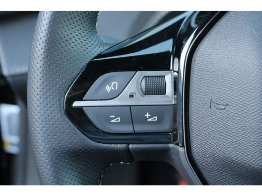 Peugeot e-2008 EV GT 54 kWh | Navigatie | Camera | Massage | Stoelverwarming | Fase 3 | Nieuw model | ActivLease financial lease