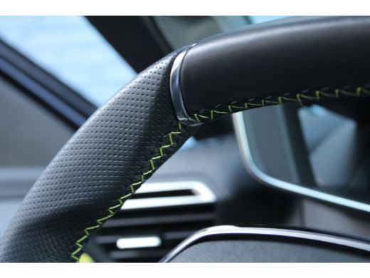 Peugeot e-2008 EV GT 54 kWh | Navigatie | Camera | Massage | Stoelverwarming | Fase 3 | Nieuw model | ActivLease financial lease