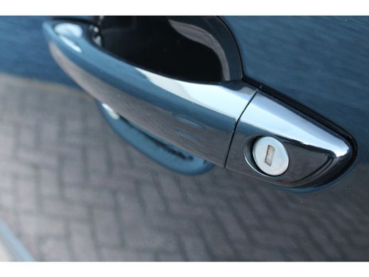 Peugeot e-2008 EV GT 54 kWh | Navigatie | Camera | Massage | Stoelverwarming | Fase 3 | Nieuw model | ActivLease financial lease