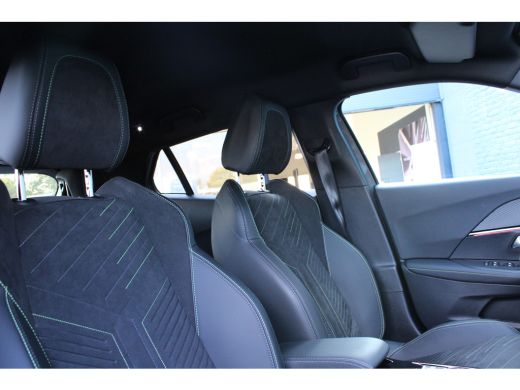 Peugeot e-2008 EV GT 54 kWh ActivLease financial lease