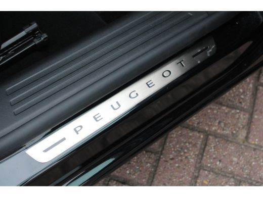 Peugeot e-2008 EV GT Pack 50 kWh ActivLease financial lease