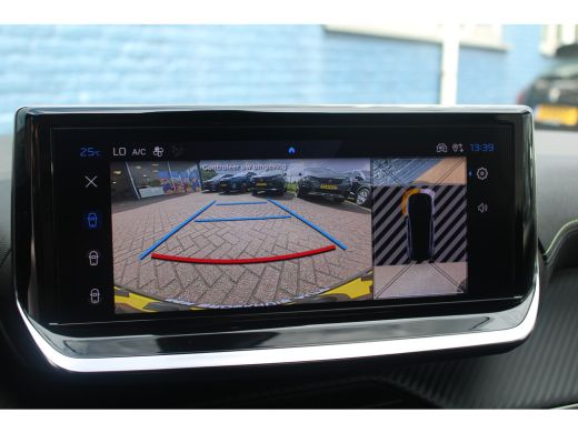 Peugeot e-208 EV GT 51 kWh | Navigatie | Camera | Massage | Stoelverwarming | Fase 3 | BTW | Alcantara | ActivLease financial lease