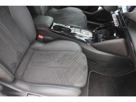 Peugeot e-208 EV GT 51 kWh | Navigatie | Camera | Massage | Stoelverwarming | Fase 3 | BTW | Alcantara | ActivLease financial lease