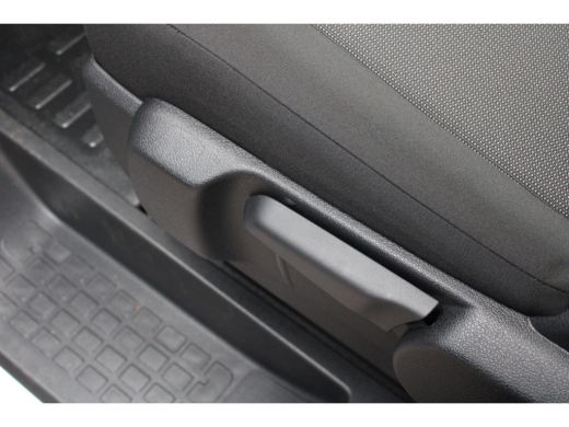 Peugeot Expert 2.0 BlueHDi 145pk L2 | 2 zitplaatsen rechtsvoor | Airbag bestuurder | Airbag(s) hoofd voor ActivLease financial lease