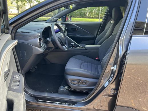 Toyota C-HR 2.0 Plug-in Hybrid 220 Executive ActivLease financial lease