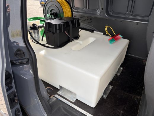 Volkswagen Caddy 2.0 TDI Glaswas inrichting. ActivLease financial lease