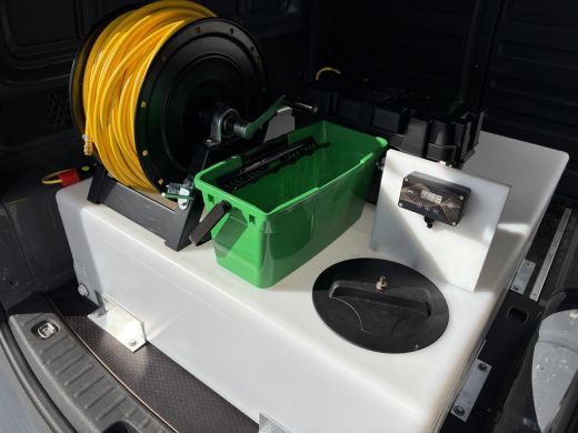 Volkswagen Caddy 2.0 TDI Glaswas inrichting. ActivLease financial lease