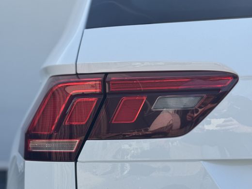 Volkswagen Tiguan 1.4 R-Line Business eHybrid 245PK | Memory Seats | Lederen Bekleding | Stuur & Stoelen Verwarmd |... ActivLease financial lease