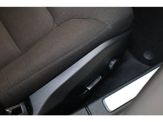 Volvo  V60 B3 163PK Momentum Advantage | Adap Cruise | Blis | Camera | Park Assist | Carplay&Android auto ActivLease financial lease