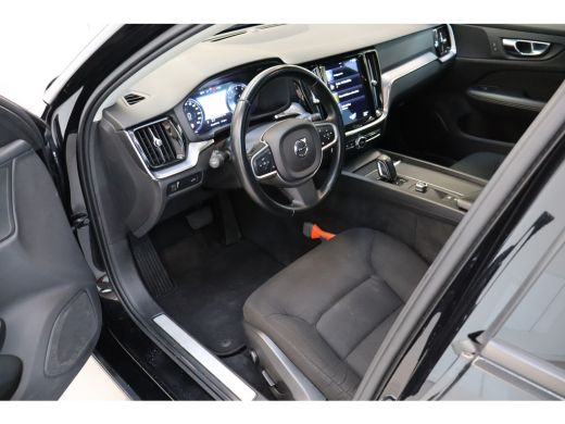 Volvo  V60 B3 163PK Momentum Advantage | Adap Cruise | Blis | Camera | Park Assist | Carplay&Android auto ActivLease financial lease