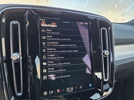 Volvo  XC40 B4 Plus Dark | HarmanKardon | Keyless | Elek. Stoel + Geheugen | ActivLease financial lease