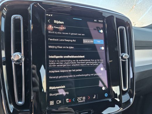 Volvo  XC40 B4 Plus Dark | HarmanKardon | Keyless | Elek. Stoel + Geheugen | ActivLease financial lease