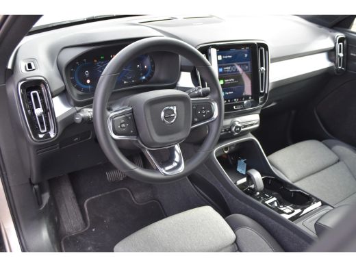 Volvo  XC40 B4 Plus Dark | HarmanKardon | Keyless | Elek. Stoel + Geheugen | ActivLease financial lease